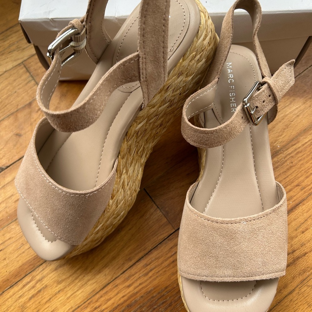 NWT Marc Fisher Women’s Size 8.5 Blush Suede Jellard Espadrille Wedge Sandals